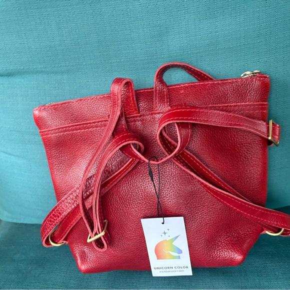 Portland leather tote backpack in chili red - Picture 4 of 4